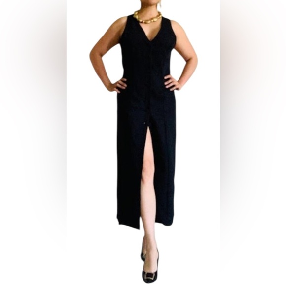 Elegant Black Sleeveless Dress - Picture 1 of 11